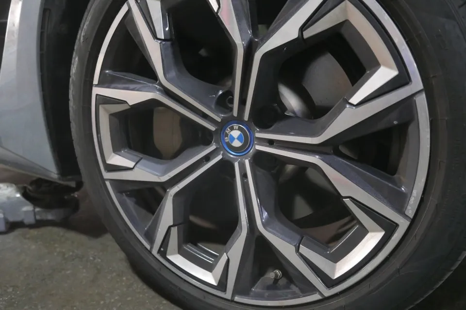 BMW i4 wheel repair - BMW i4 Wheel Repair & Painting Review — Cost & Results photo 4