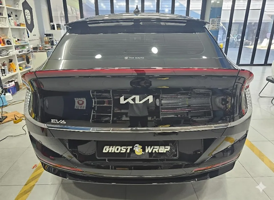 Kia EV6 vinyl wrap - Kia EV6 Vinyl Wrap Review — Branding & Cost photo 3