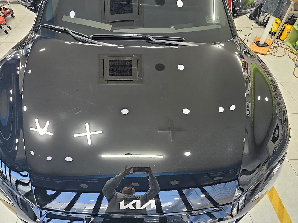 Kia EV6 vinyl wrap - Kia EV6 Vinyl Wrap Review — Branding & Cost photo 4