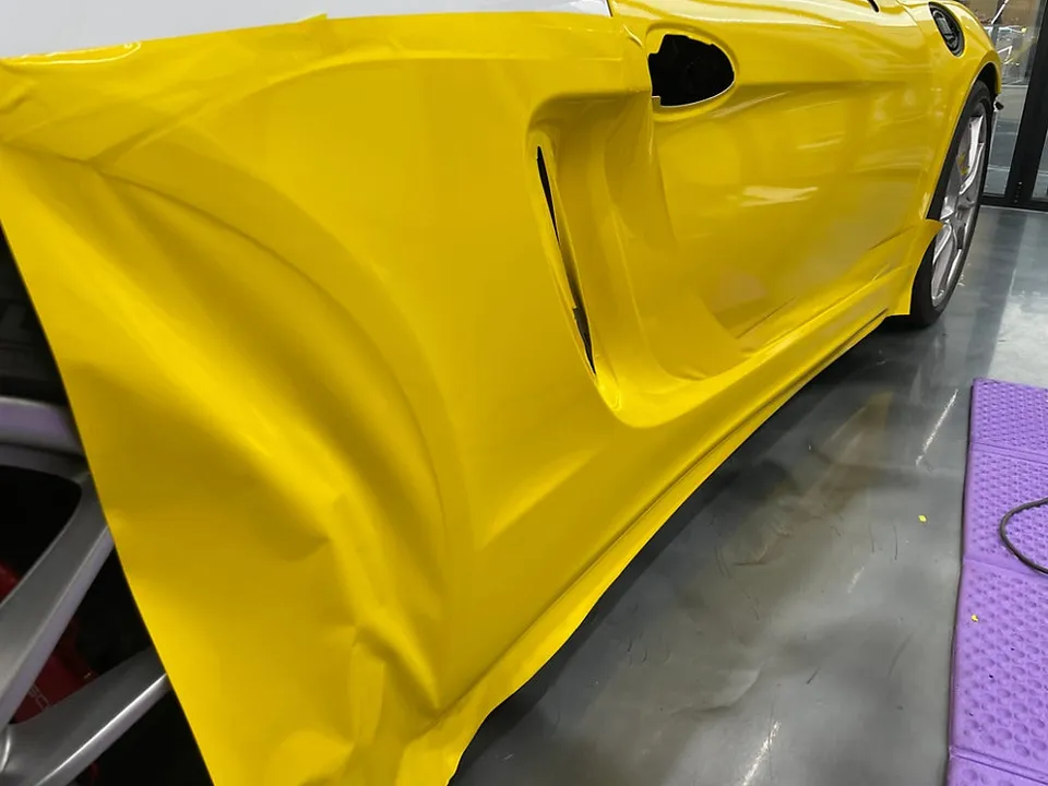 ポルシェ911のカーラッピング事例|費用目安・仕上がり 施工写真 2-3