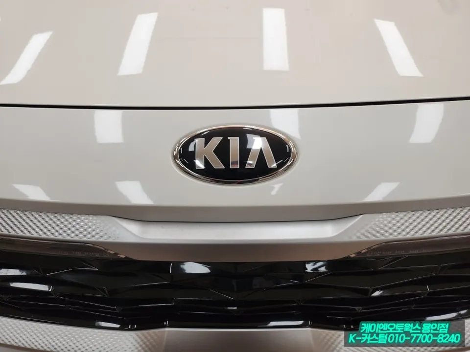 Kia Seltos ambient lighting - Kia Seltos Ambient Lighting Review: Enhanced Interior Mood photo 3