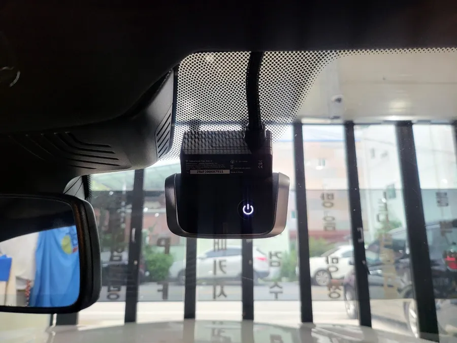 BMW 5 Series G30 dash cam - BMW 5 Series G30 Dash Cam Installation Review photo 3