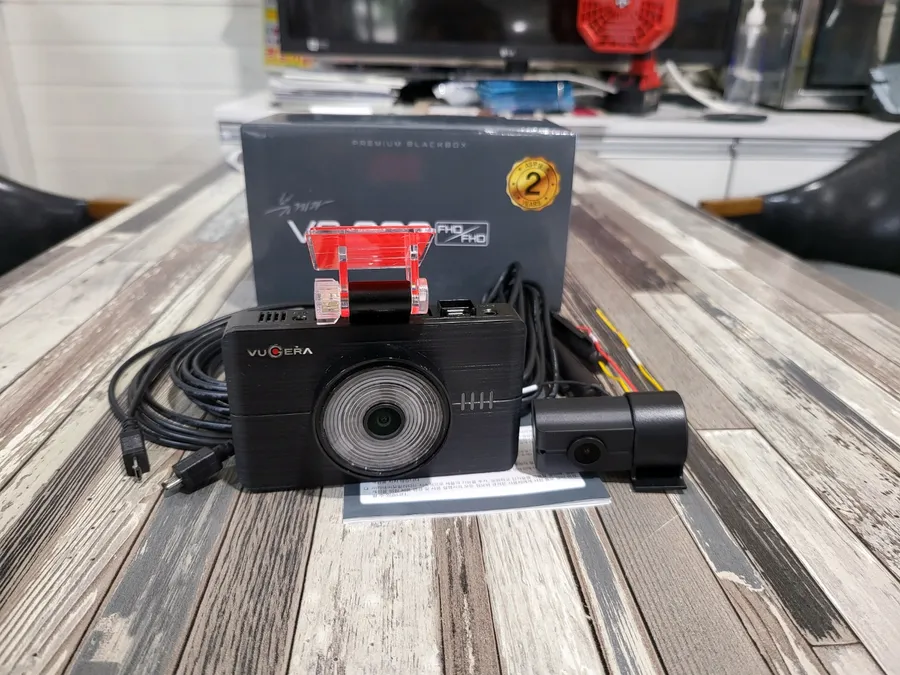 BMW 5 Series G30 dash cam - BMW 5 Series G30 Dash Cam Installation Review photo 4