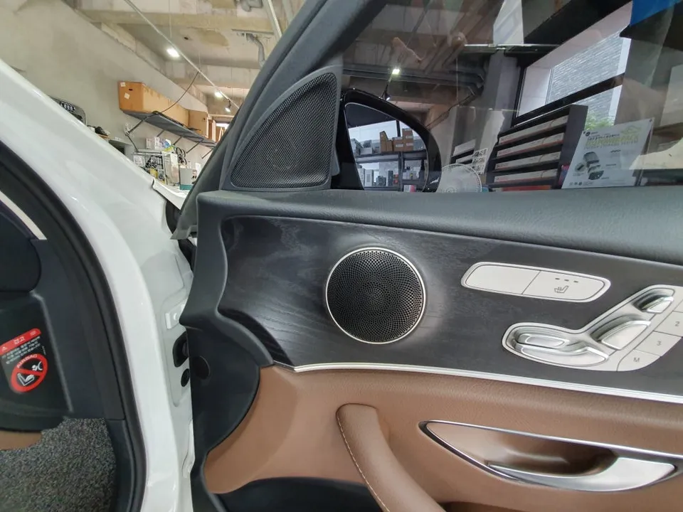 Mercedes-Benz E-Class W213 ambient lighting - Mercedes-Benz E-Class Ambient Lighting Upgrade Review photo 3