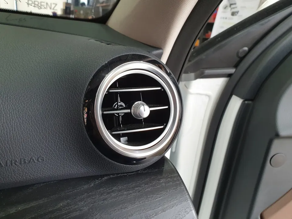 Mercedes-Benz E-Class W213 ambient lighting - Mercedes-Benz E-Class Ambient Lighting Upgrade Review photo 6