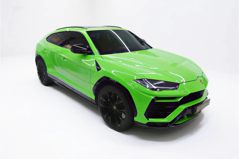 Lamborghini Urusのカーラッピング事例｜費用目安・仕上がり 写真