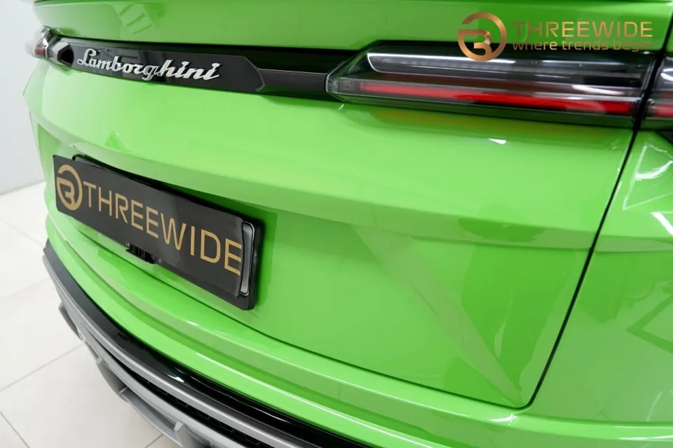 Lamborghini Urusのカーラッピング事例|費用目安・仕上がり 施工写真 1-1
