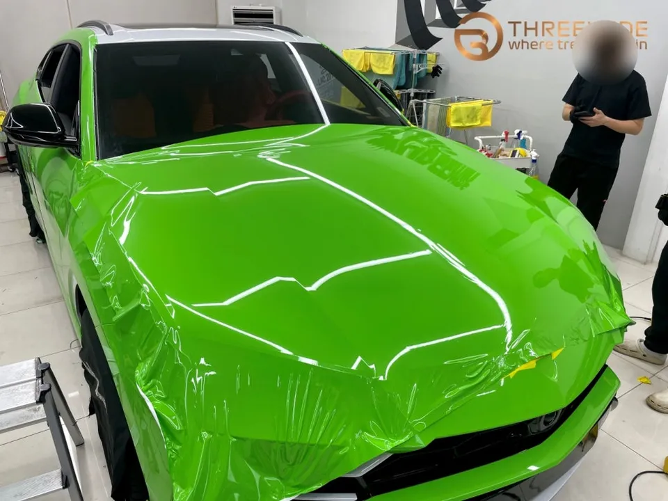 Lamborghini Urusのカーラッピング事例|費用目安・仕上がり 施工写真 1-2