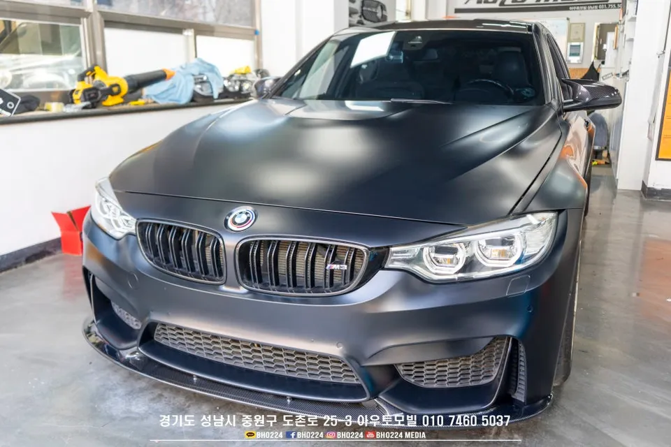 BMW M3のカーラッピング事例｜メットサテンブラックの費用と仕上がり 施工写真 2-3