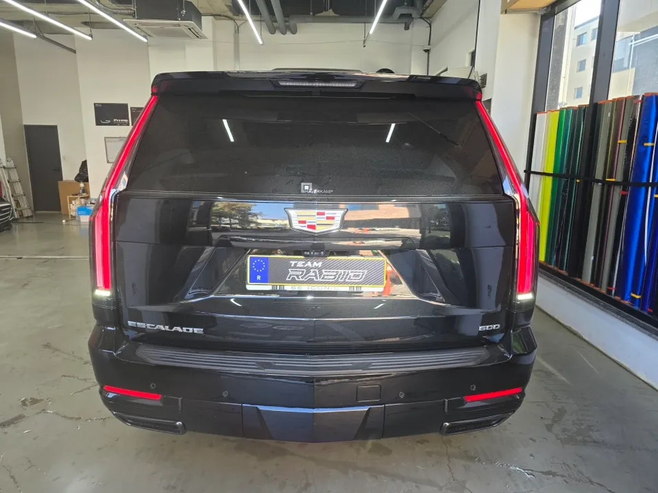 Cadillac EscaladeのPPF施工事例|光沢と保護を両立 施工写真 2-2