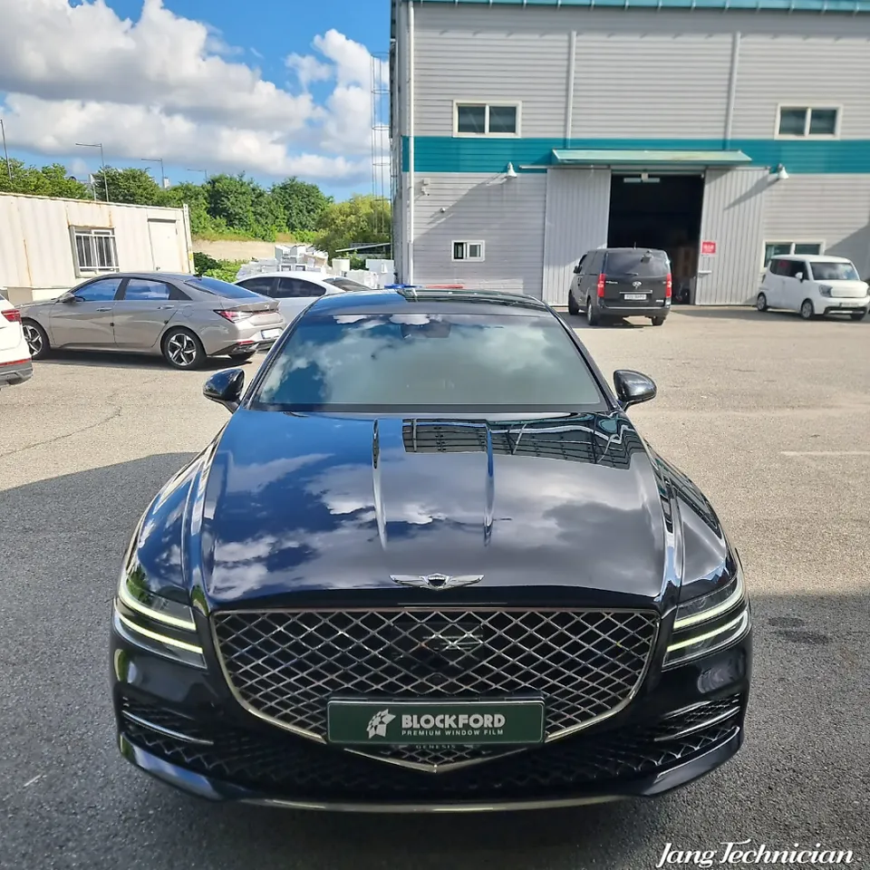Genesis G80のカーフィルム施工事例|費用目安と仕上がり 施工写真 1-2