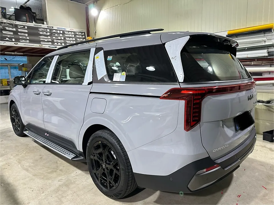 Kia Carnival 4代目 3Mクールグレーラッピング事例 施工写真 1-3
