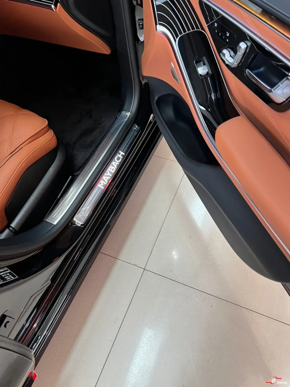 Mercedes-Benz S-Classのカーオーディオ施工事例 施工写真 4-1