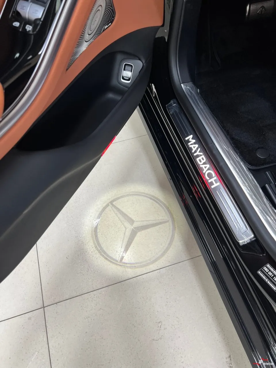 Mercedes-Benz S-Classのカーオーディオ施工事例 施工写真 1-2
