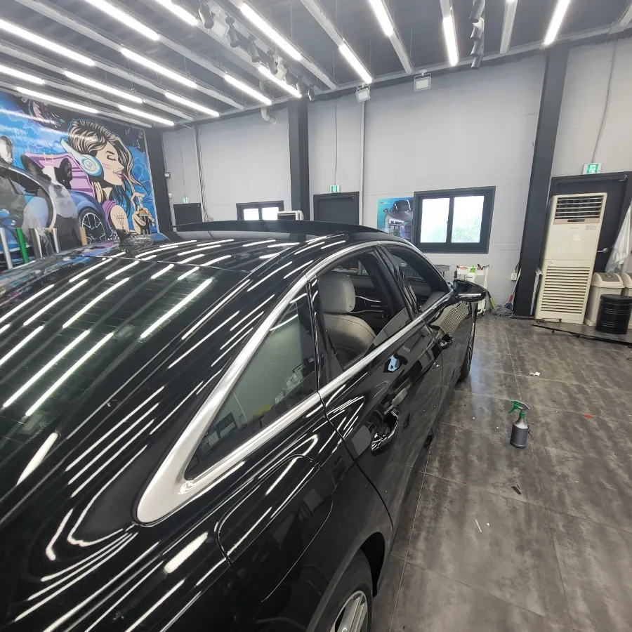 Audi A6のカーラッピング事例|クローム除去で印象激変 施工写真 1-2