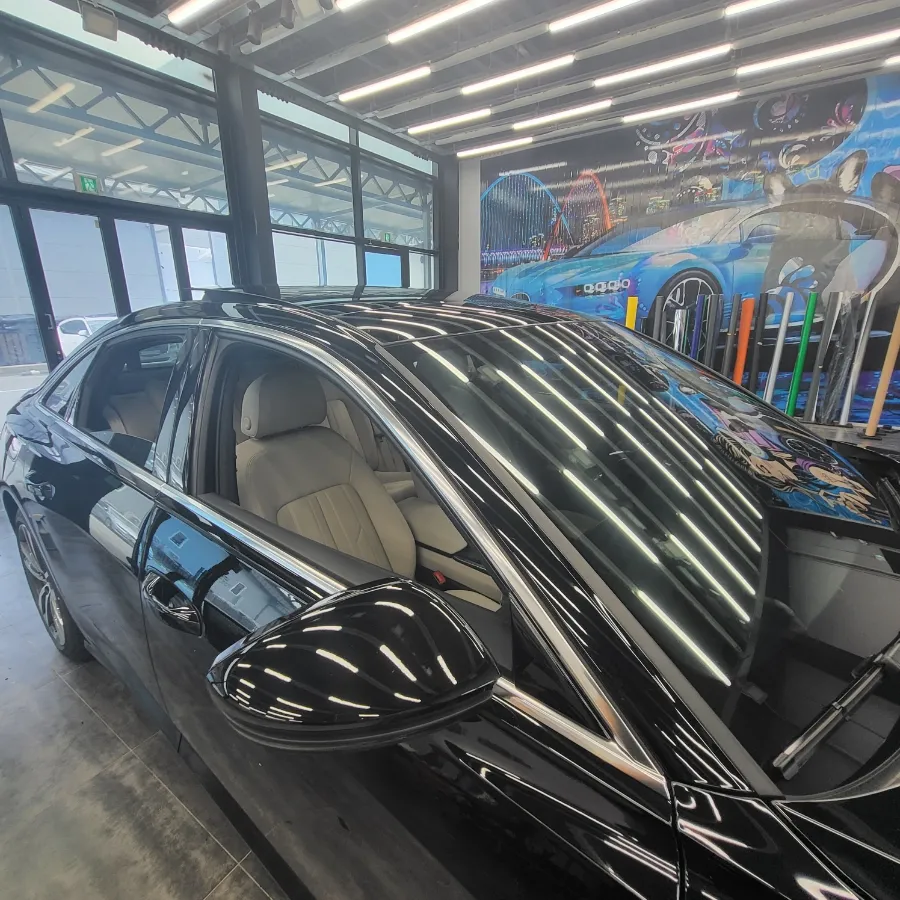 Audi A6のカーラッピング事例|クローム除去で印象激変 施工写真 2-2