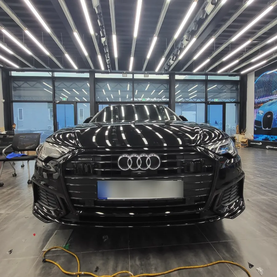 Audi A6のカーラッピング事例|クローム除去で印象激変 施工写真 3-2