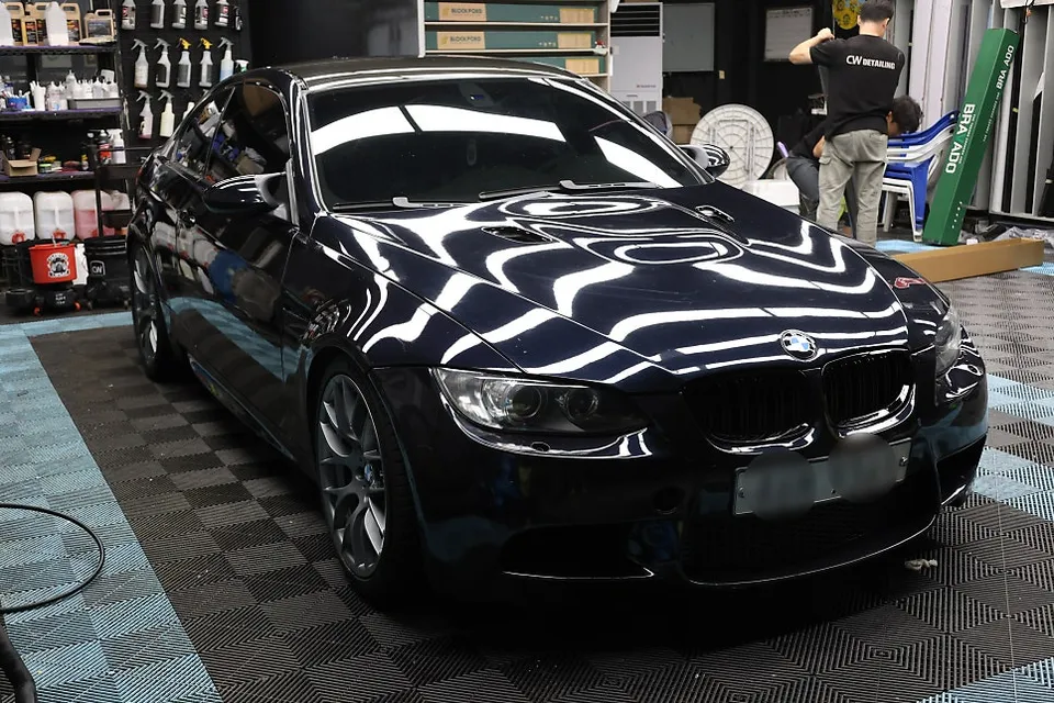 BMW M3のカーラッピング事例｜費用目安・仕上がり 施工写真 1-2