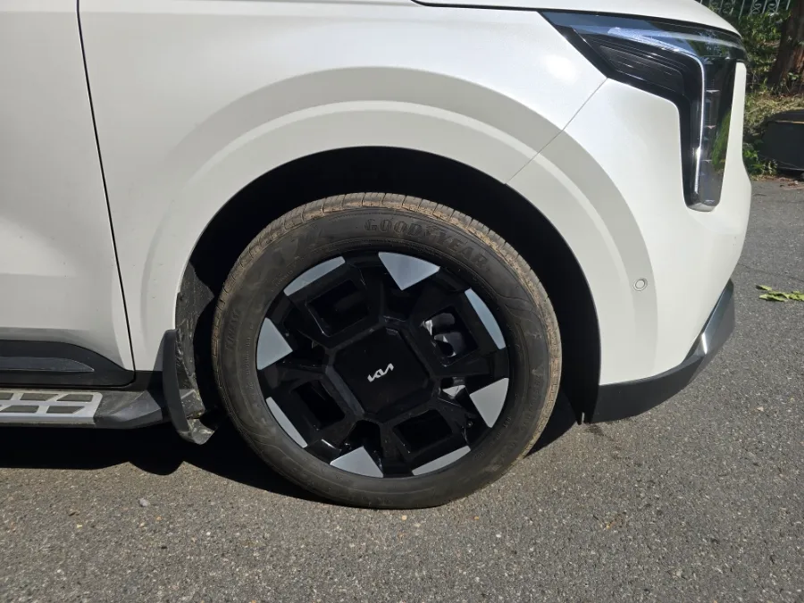 Kia Carnival Wheel Repair & Painting Review — Cost & Results After