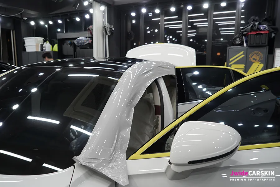 Bentley Flying Spurのカーラッピング事例｜3Mストームグレー 施工写真 5-1