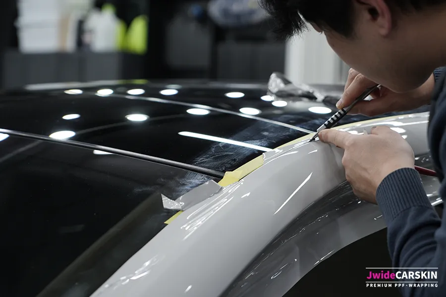 Bentley Flying Spurのカーラッピング事例｜3Mストームグレー 施工写真 1-2