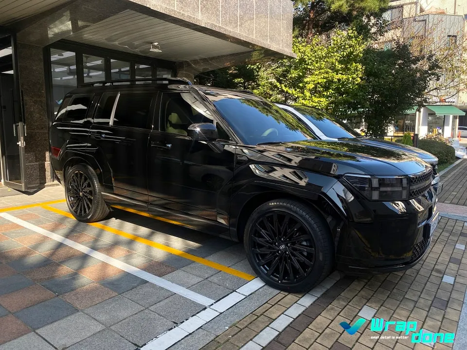 Hyundai Santa Fe MX5 vinyl wrap installation result