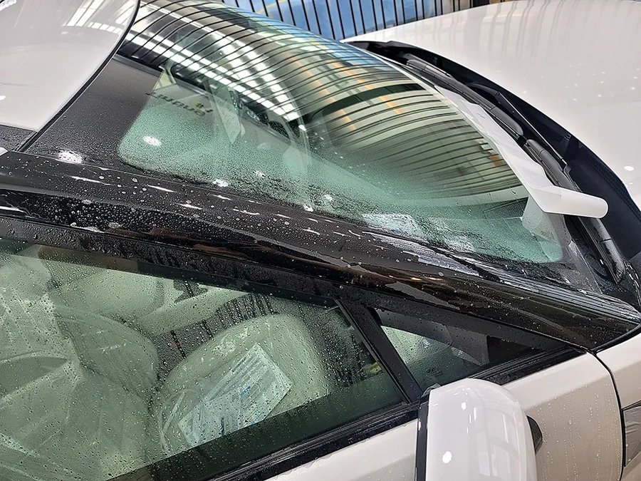 Hyundai Santa FeのPPF施工事例|ハイグロシ部分の保護 施工写真 3-2
