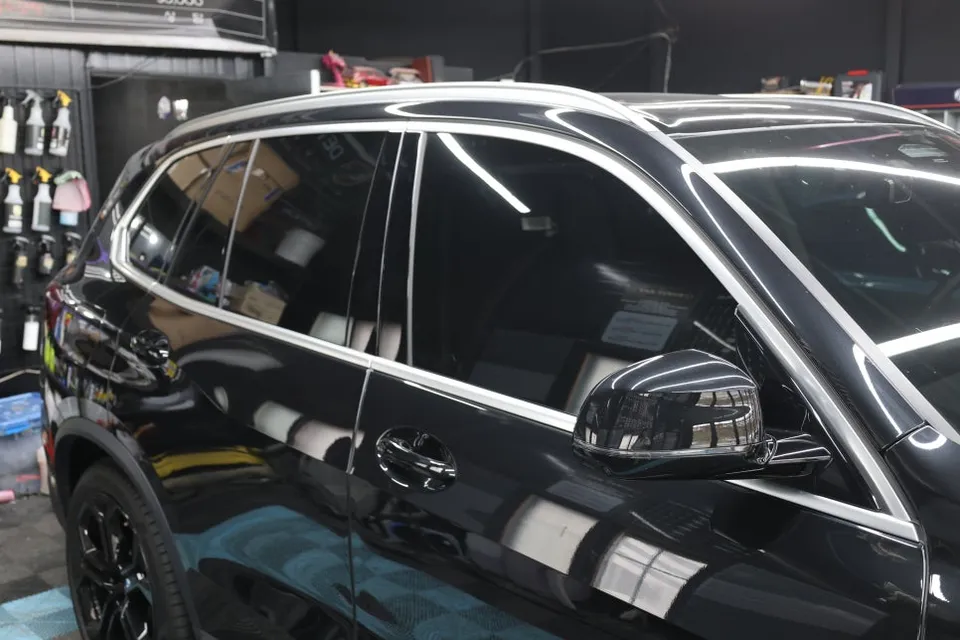 BMW X5のカーフィルム施工事例|費用目安・仕上がり 施工写真 2-1