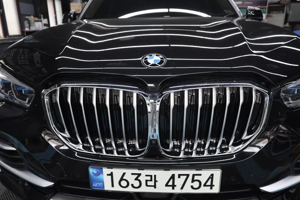 BMW X5のカーフィルム施工事例|費用目安・仕上がり 施工写真 2-3