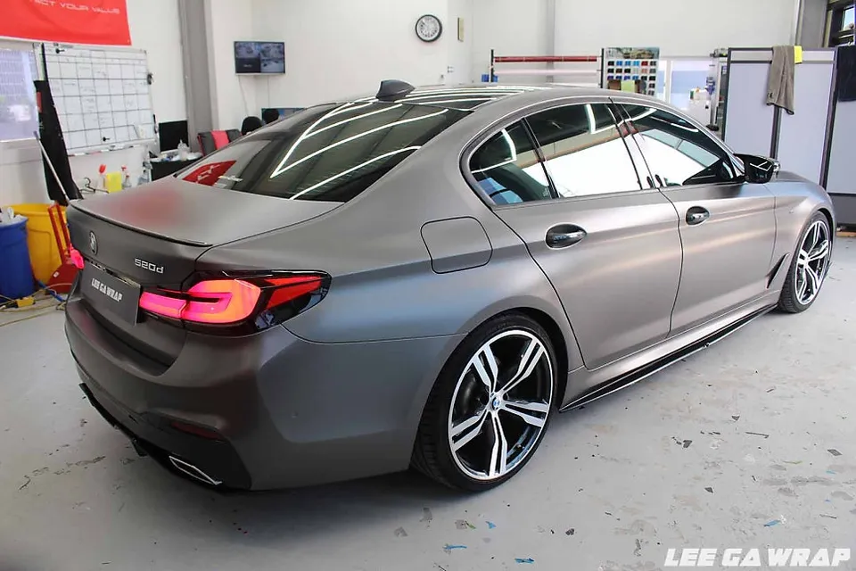 BMW 5 Series vinyl wrap - BMW 5 Series Vinyl Wrap Review: Brooklyn Grey Transformation photo 5
