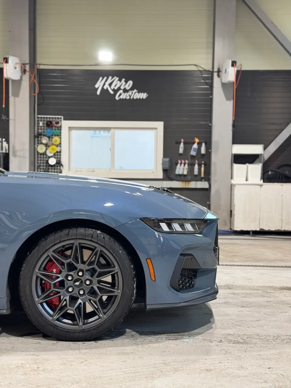 Ford Mustang 7th Genのカーラッピング事例｜費用目安・仕上がり 施工写真 1-1
