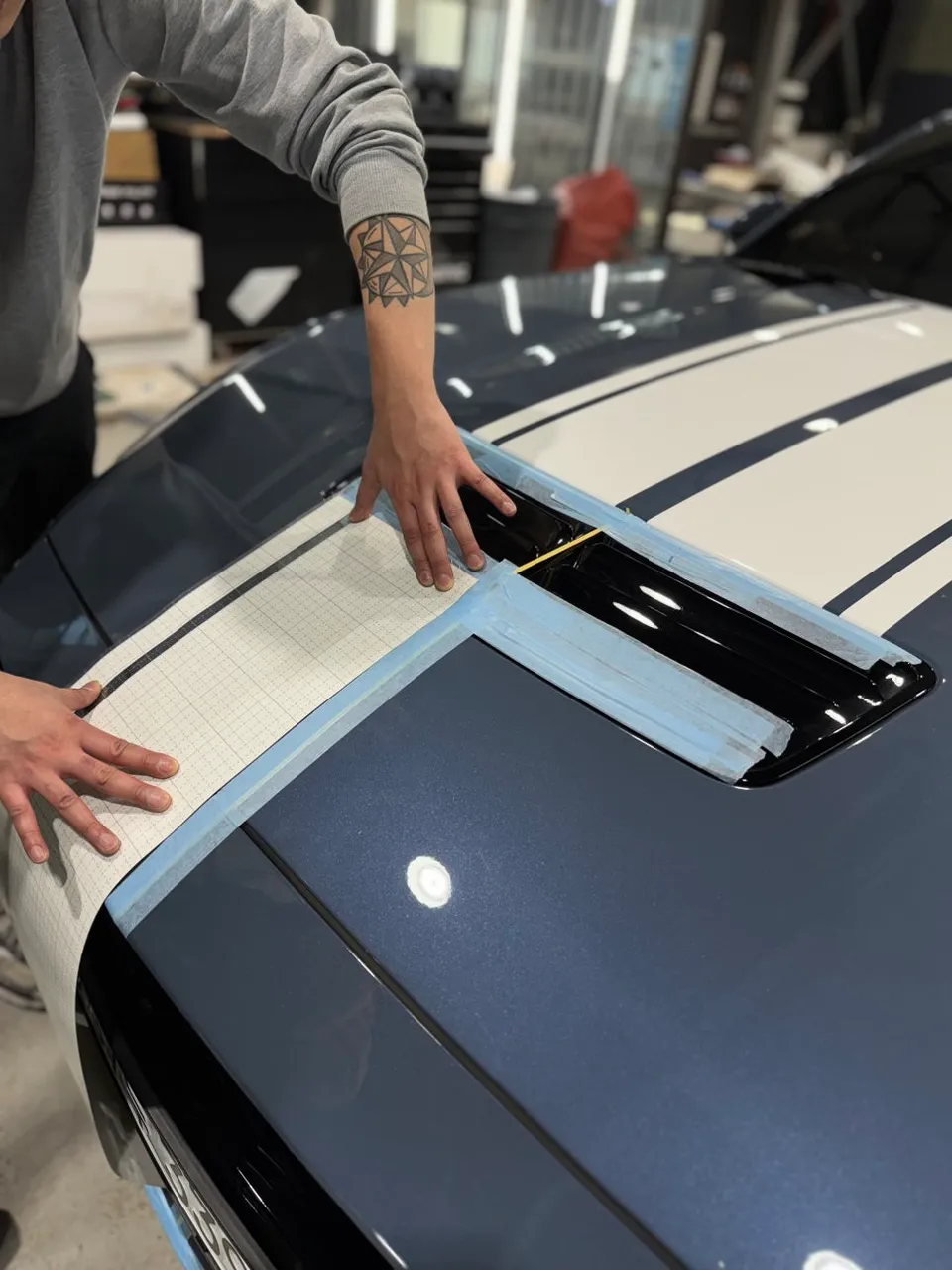 Ford Mustang 7th Genのカーラッピング事例｜費用目安・仕上がり 施工写真 3-1