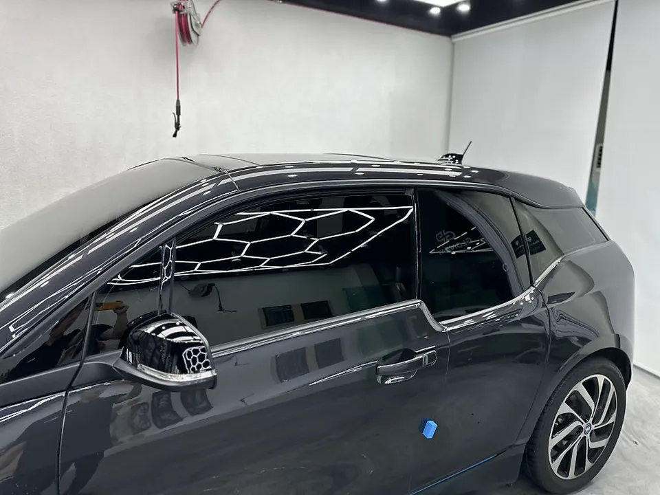 BMW i3のカーフィルム施工事例｜費用目安・仕上がり 施工写真 3
