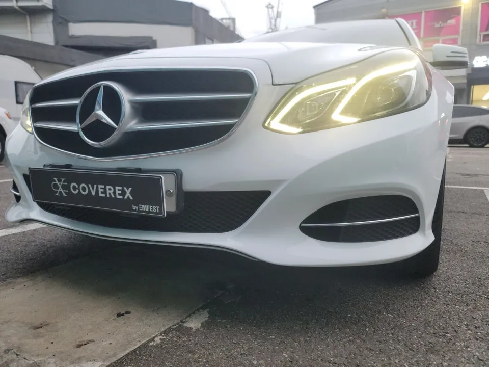 Mercedes-Benz Eクラス W212 カーラッピング事例|費用目安・仕上がり 施工写真 3-3