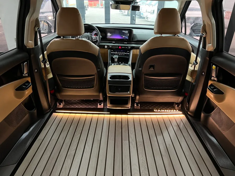 Kia Carnival KA4 ambient lighting installation result