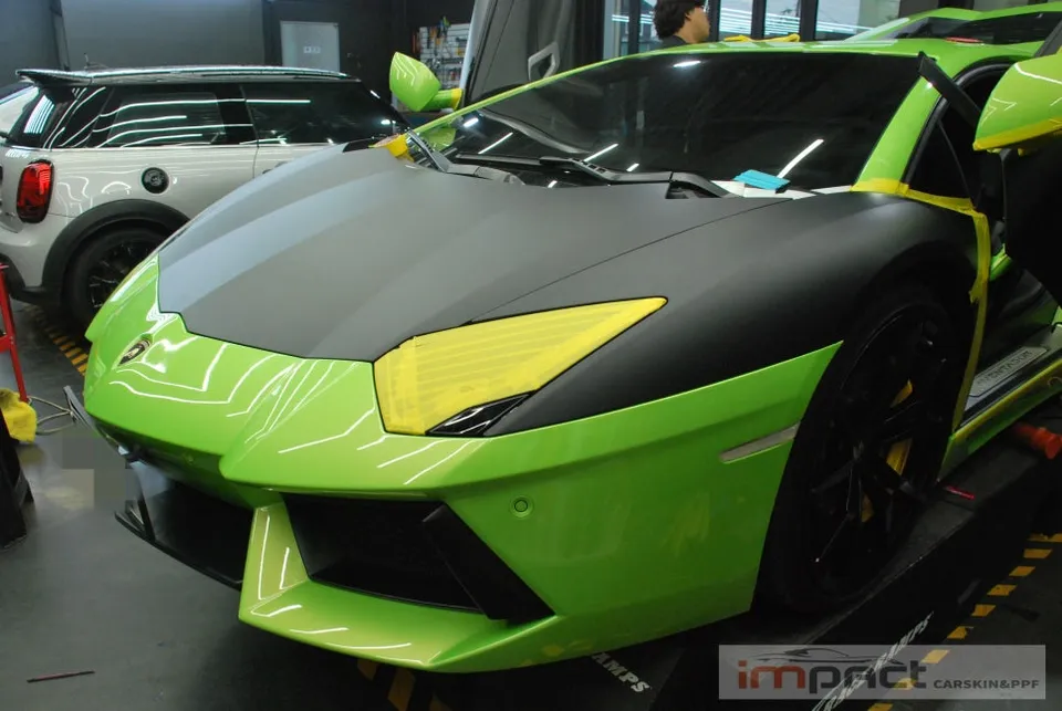 Lamborghini Aventadorのマットブラックラッピング事例 施工写真 3-1