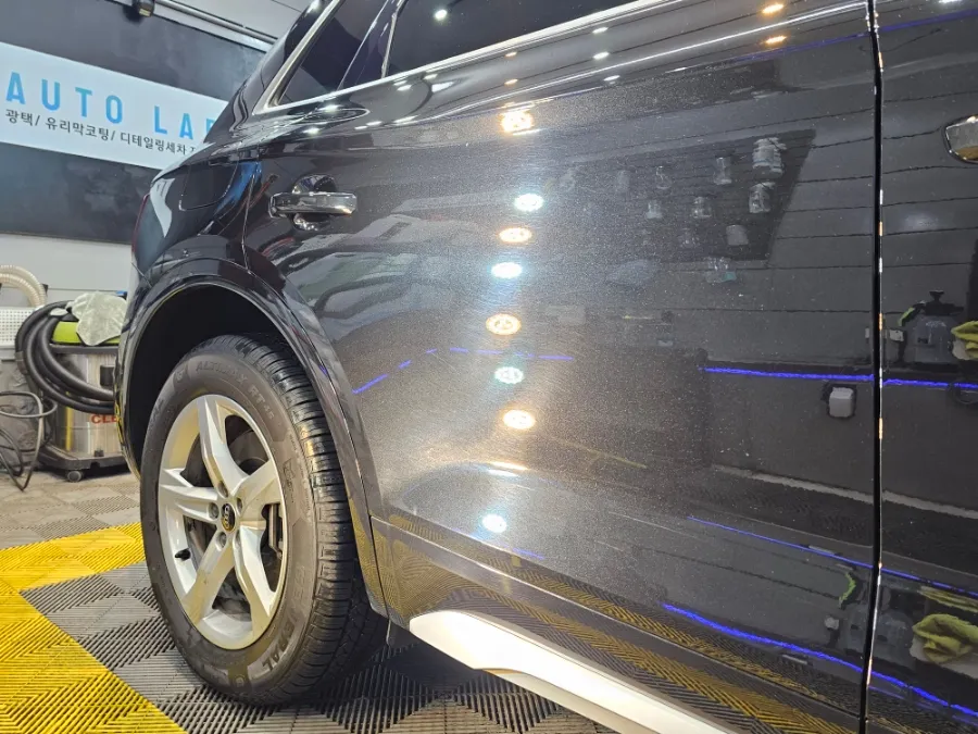 Audi Q5のガラスコーティング事例|費用目安・仕上がり 施工写真 2-3