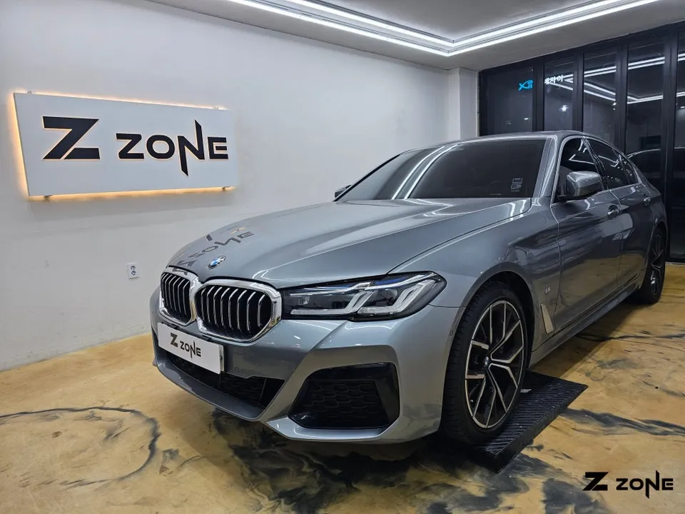 BMW 5 Series G30のカーラッピング事例 写真