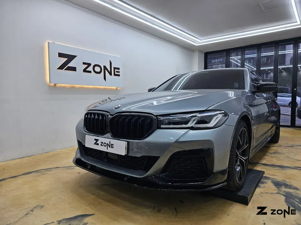 BMW 5 Series G30のカーラッピング事例 施工写真 2