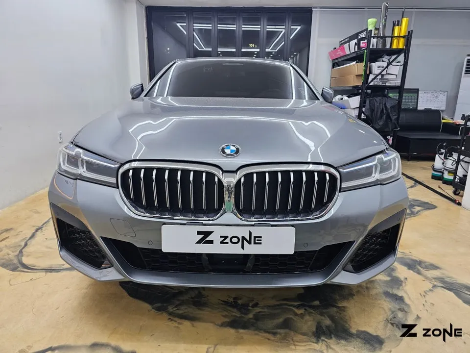 BMW 5 Series G30のカーラッピング事例 施工写真 3