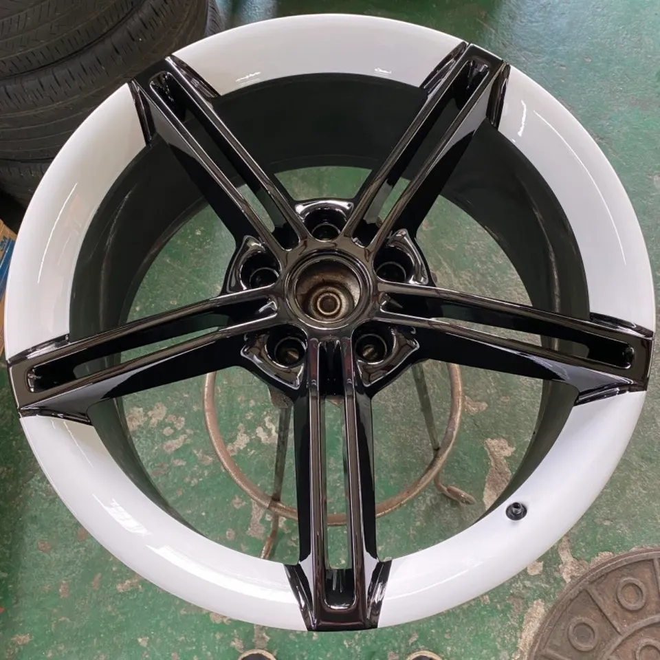 Porsche Taycan wheel repair - Porsche Taycan Two-Tone Wheel Refinishing — ₩800K-1.5M photo 5