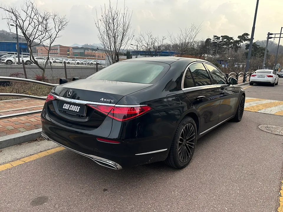 メルセデス・ベンツ Sクラス W223のカーラッピング事例 施工写真 3-1
