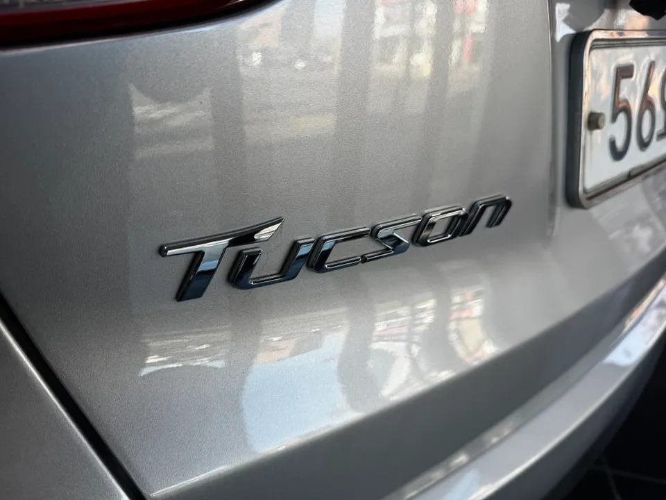 Hyundai Tucsonのカーラッピング事例|費用目安・仕上がり 施工写真 3-1