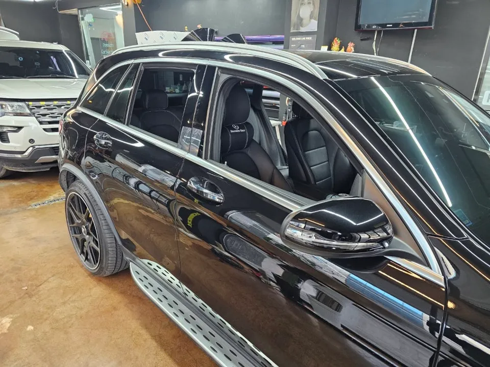 Mercedes-Benz GLC 43 AMGのカーラッピング事例｜費用目安・仕上がり 施工写真 1-3