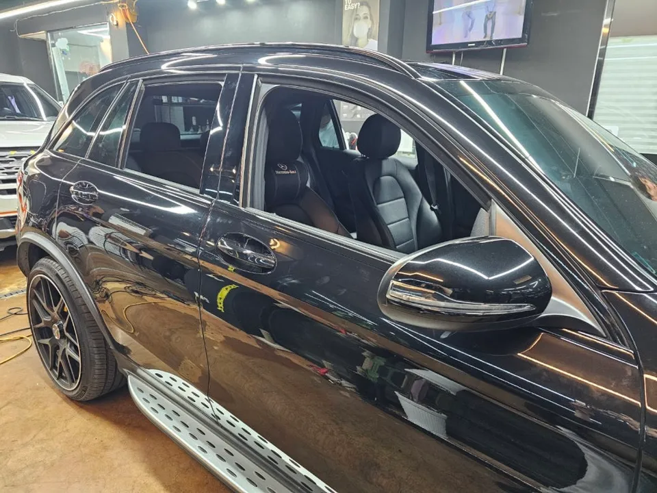 Mercedes-Benz GLC 43 AMGのカーラッピング事例｜費用目安・仕上がり 施工写真 2-3
