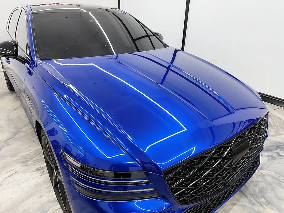 Genesis G80 RG3のカーラッピング事例｜ディープブルーの光沢 施工写真 3-3