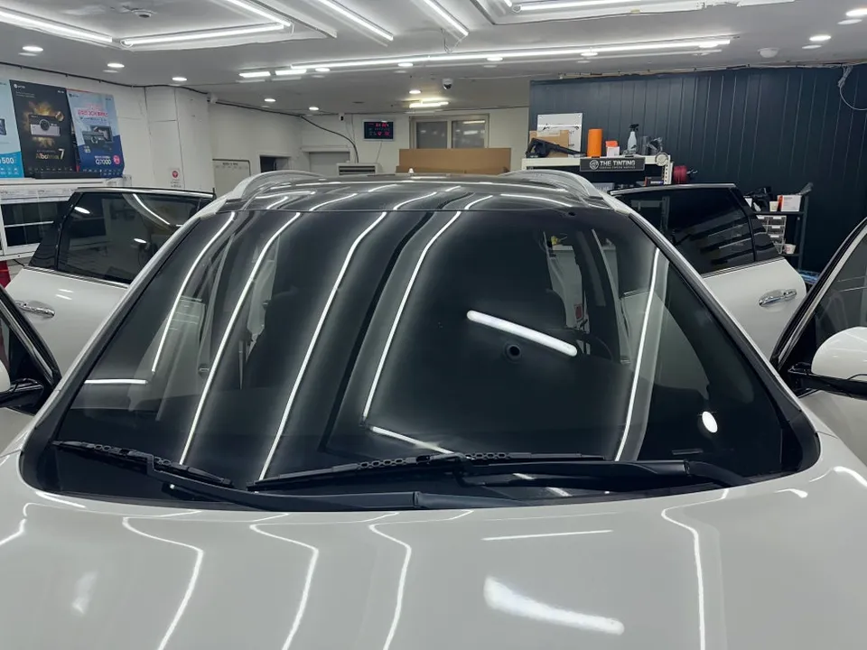 Kia Sorentoのカーフィルム施工事例|費用目安・仕上がり 施工写真 1-3