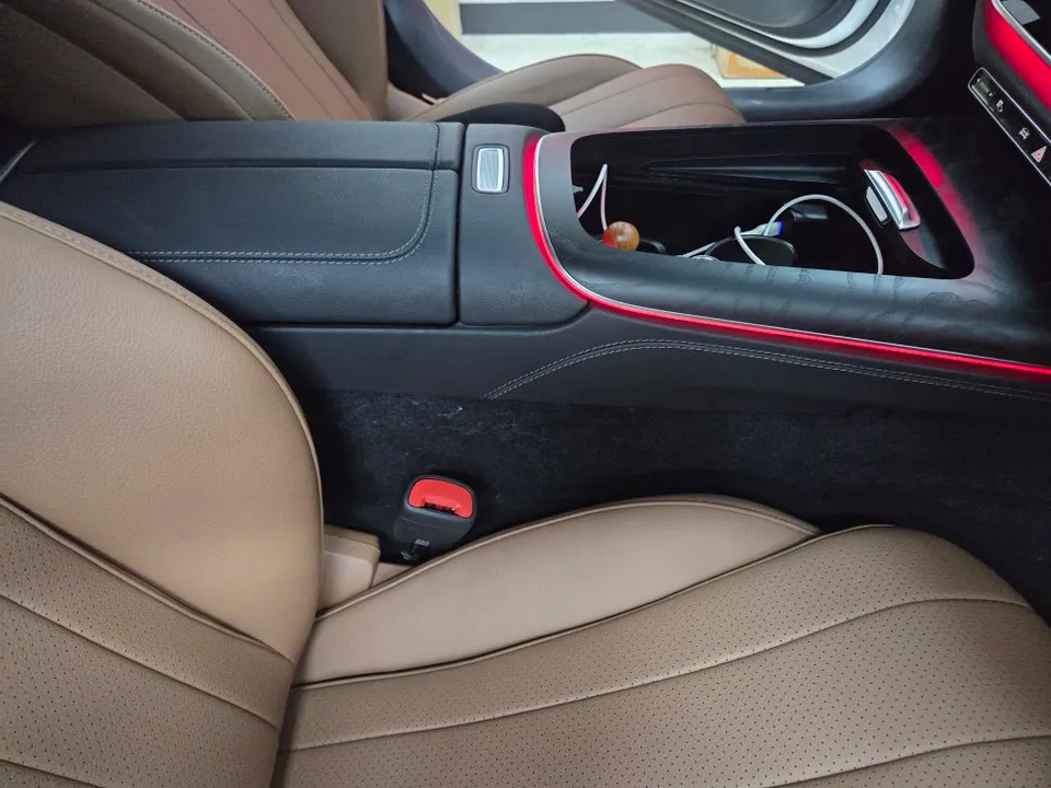 Mercedes-Benz E-Class W214 ambient lighting - Mercedes-Benz E-Class W214 Ambient Lighting Review photo 4