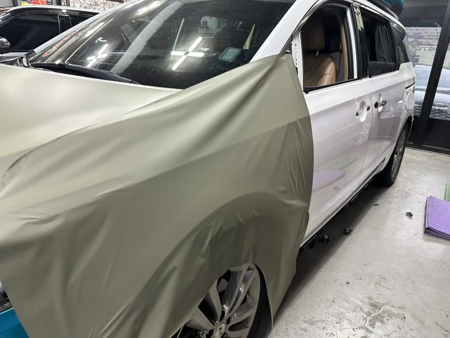 Kia Carnival Hi-Limousine vinyl wrap - Kia Carnival Hi-Limousine Vinyl Wrap Review: Military Khaki Green photo 5