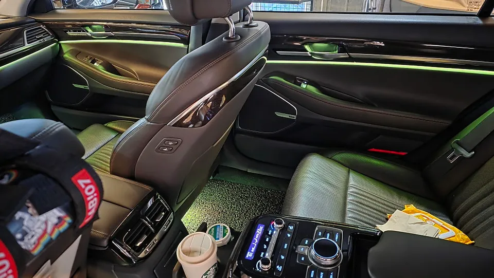 Genesis EQ900 ambient lighting - Genesis EQ900 Ambient Lighting Review: Cost & Results photo 4